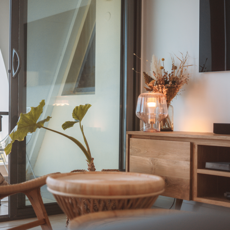 Experte locale VS grande agence : ce qui change vraiment pour vous